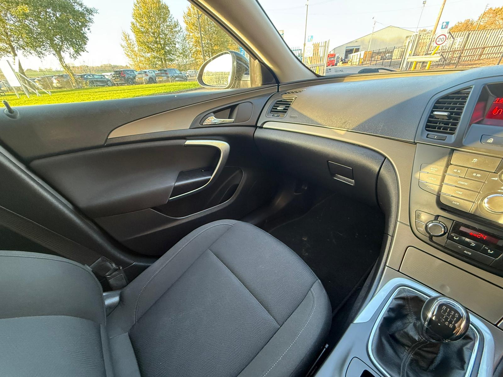 Vauxhall Insignia 2.0 CDTi ecoFLEX Exclusiv Hatchback 5dr Diesel Manual Euro 5 (s/s) (130 ps)