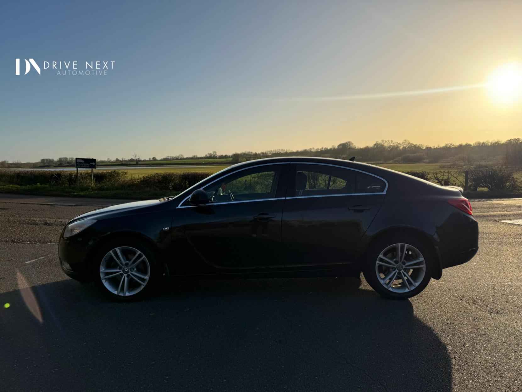 Vauxhall Insignia 2.0 CDTi ecoFLEX Exclusiv Hatchback 5dr Diesel Manual Euro 5 (s/s) (130 ps)