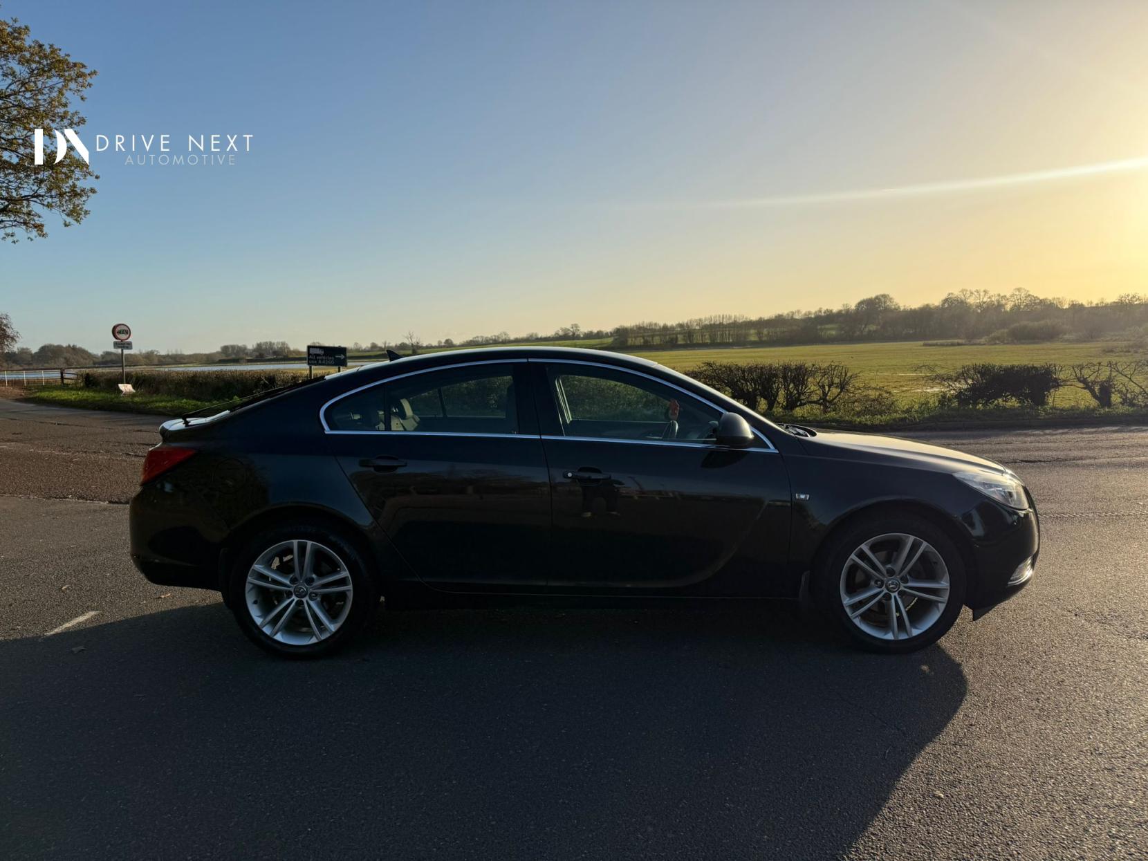 Vauxhall Insignia 2.0 CDTi ecoFLEX Exclusiv Hatchback 5dr Diesel Manual Euro 5 (s/s) (130 ps)