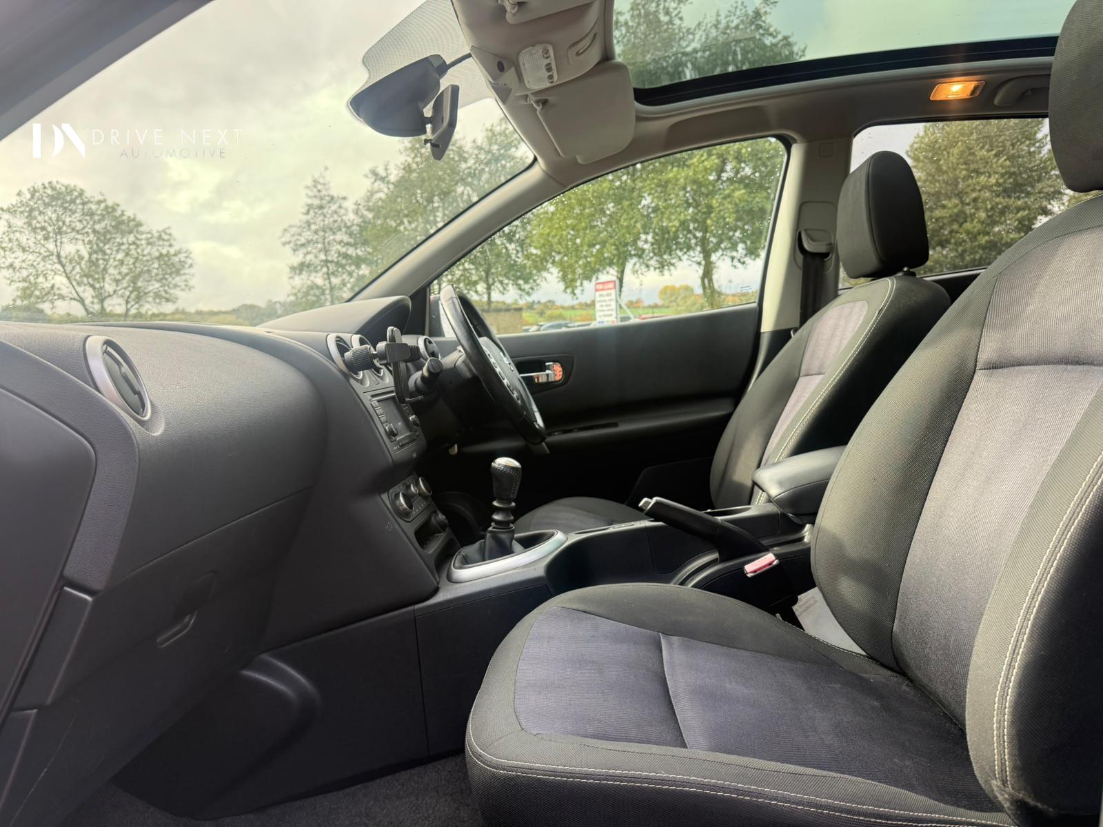 Nissan Qashqai 1.5 dCi n-tec+ SUV 5dr Diesel Manual 2WD Euro 5 (110 ps)