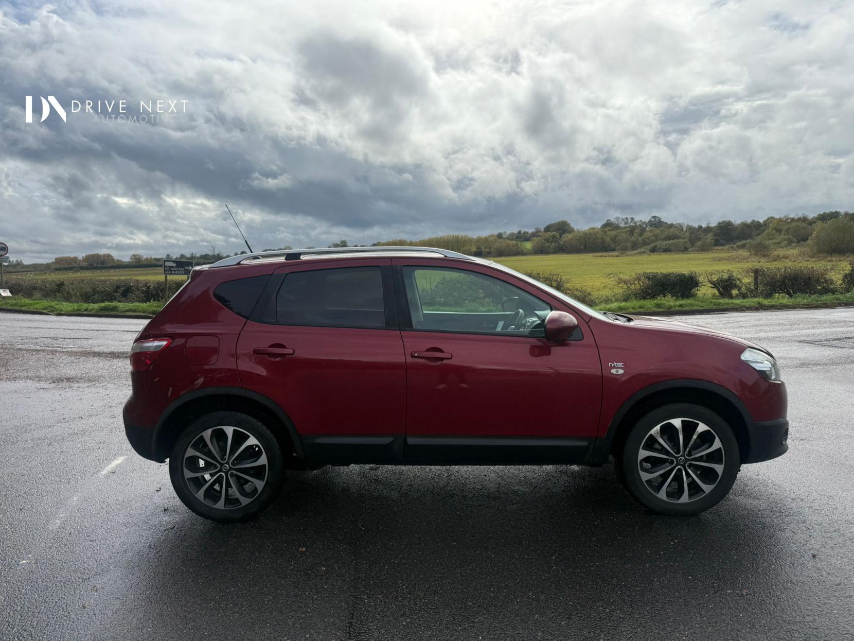 Nissan Qashqai 1.5 dCi n-tec+ SUV 5dr Diesel Manual 2WD Euro 5 (110 ps)