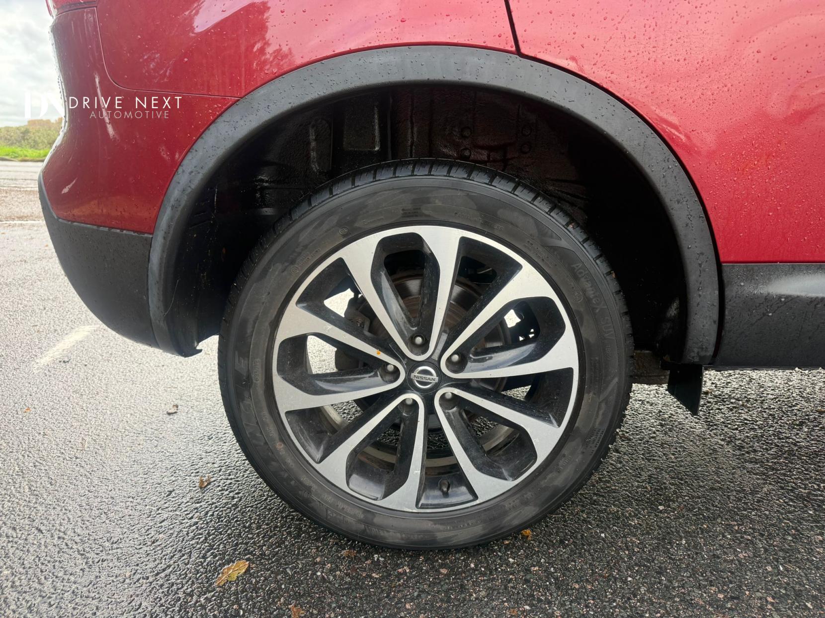 Nissan Qashqai 1.5 dCi n-tec+ SUV 5dr Diesel Manual 2WD Euro 5 (110 ps)