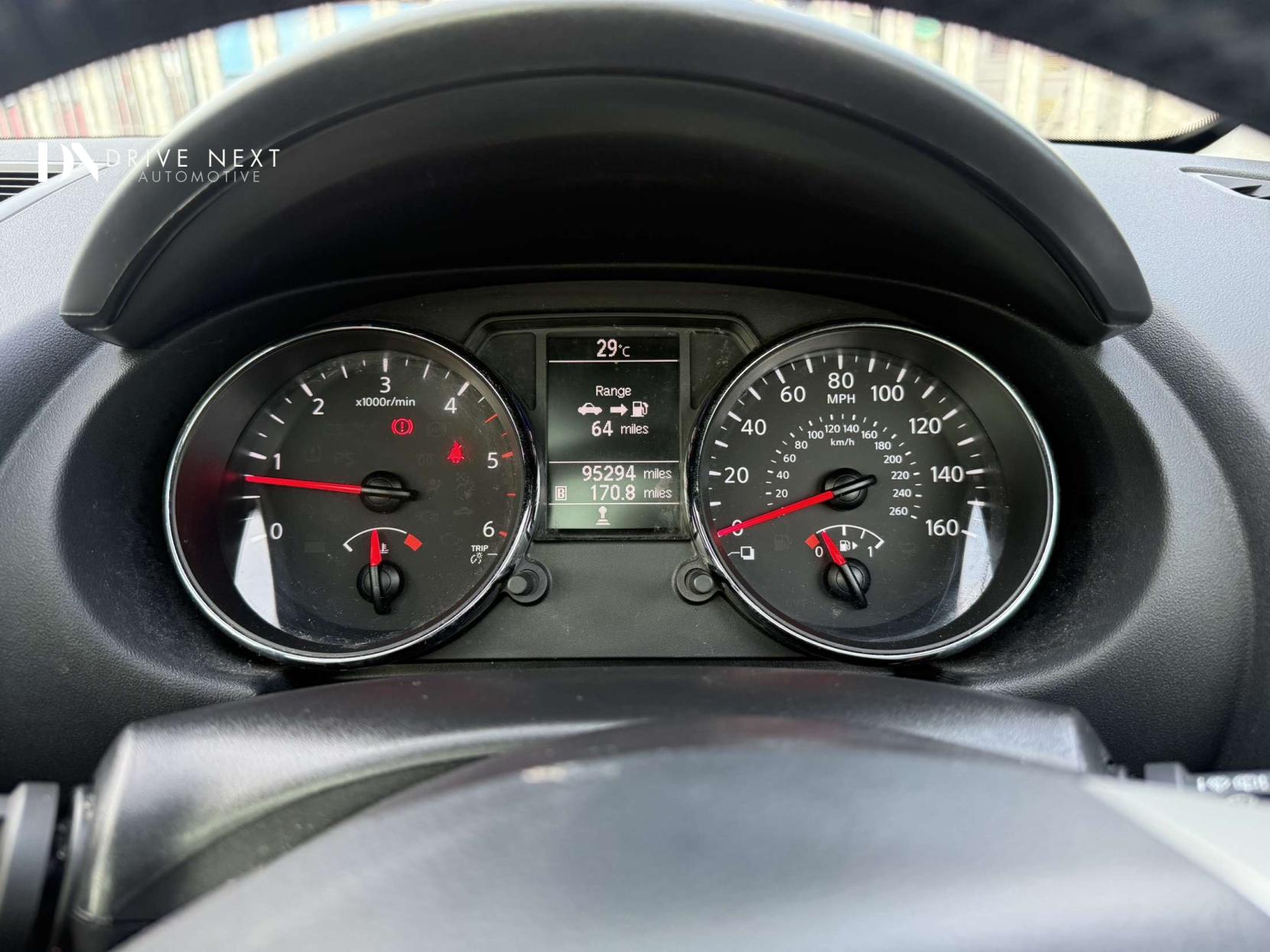 Nissan Qashqai 1.5 dCi n-tec+ SUV 5dr Diesel Manual 2WD Euro 5 (110 ps)